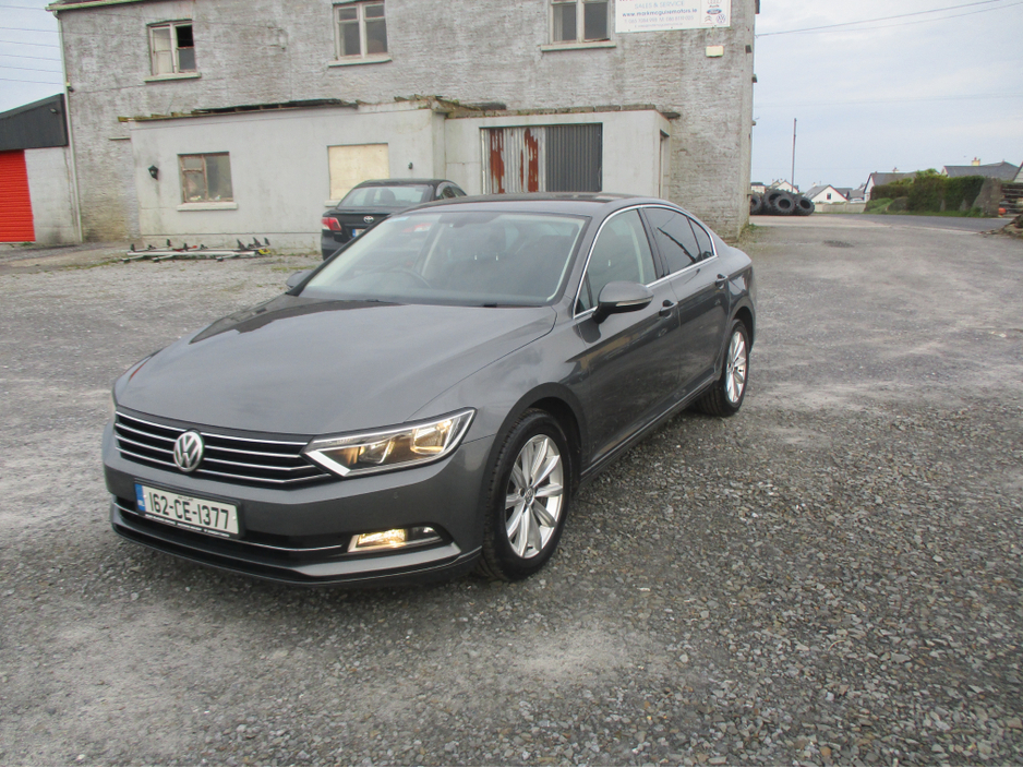 2016 Volkswagen Passat - image 10