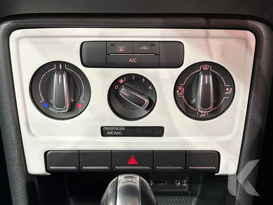 2016 Volkswagen Beetle - image 21