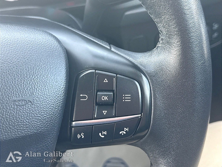 2019 Ford Focus - image 17