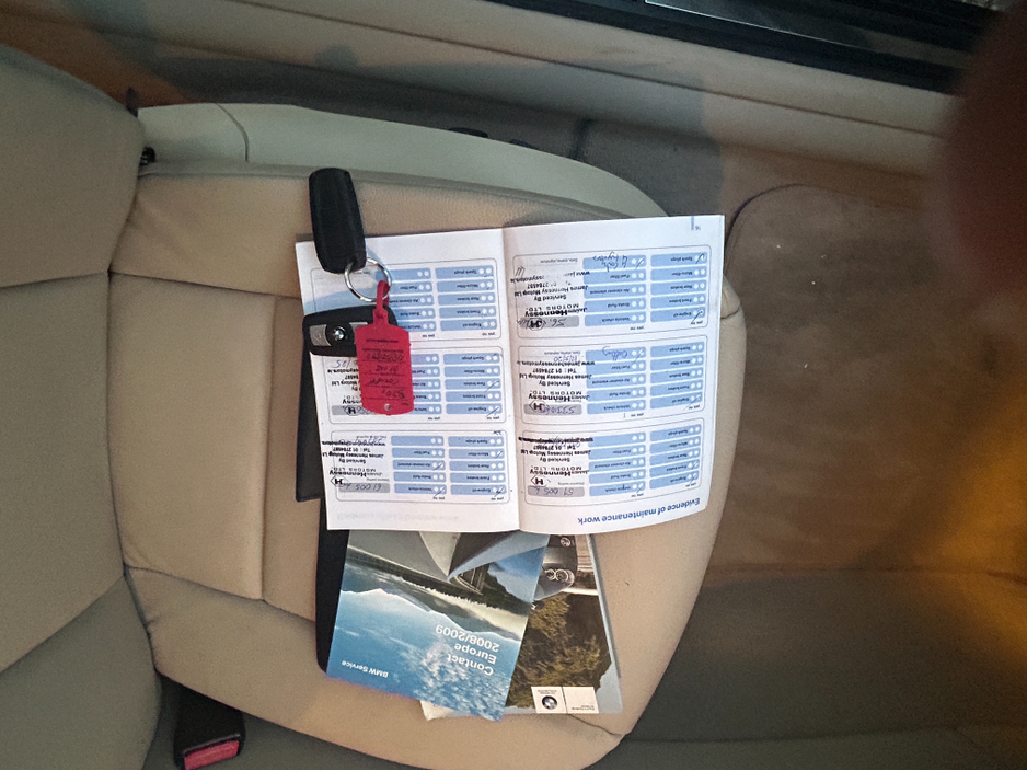 2008 BMW 3 Series - image 13