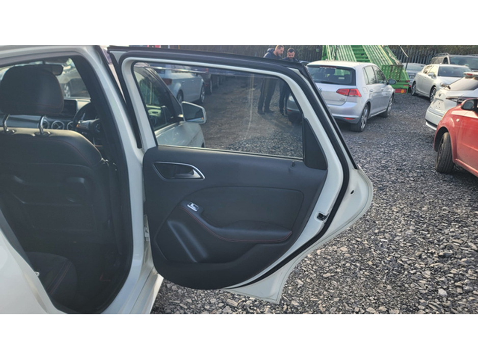 2016 Mercedes-Benz B Class - image 16