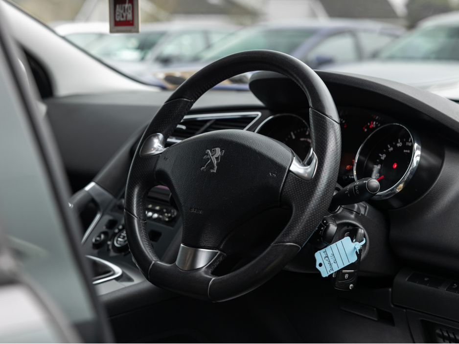 2016 Peugeot 3008 - image 13