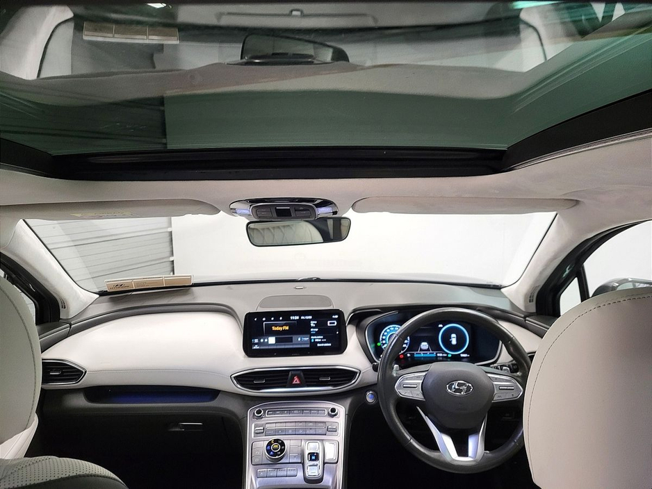 2022 Hyundai Santa Fe - image 12