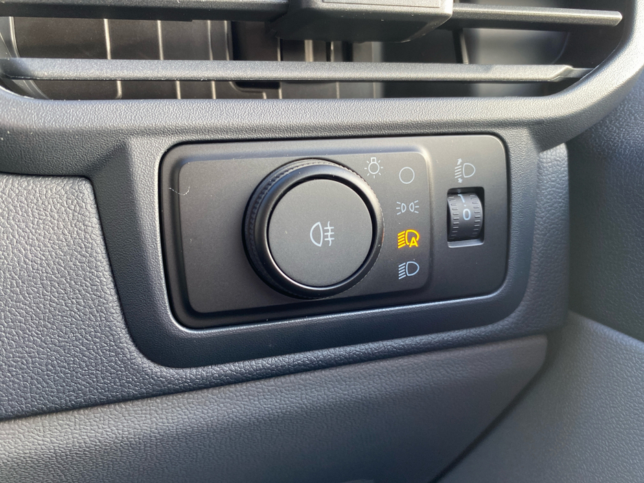 2026 Ford Transit Custom - image 14