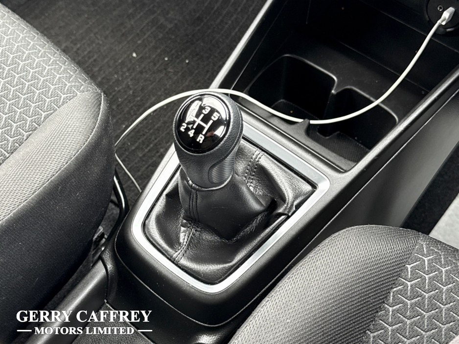 2023 Suzuki Swift 1.2  HYBRID SZ-L MANUAL - 7 years manufacturer warranty remaining €16,450