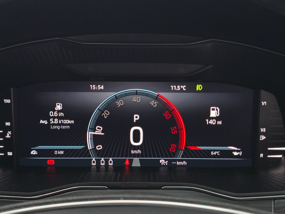 2022 Skoda Superb - image 24