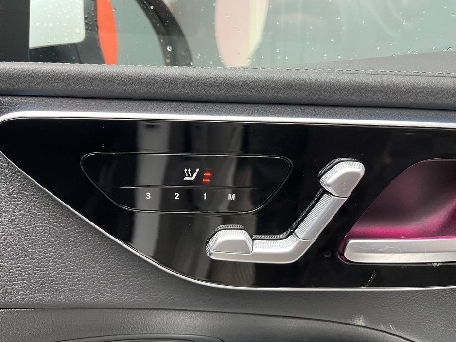 2024 Mercedes-Benz C Class €54950 2024 MERCEDES-BENZ C350E AMG-LINE 2.0 AUTOMATIC / CRUISE CONTROL / 360­° PARKING CAMERA / ELECTRIC MEMORY & HEATED SEATS / PADDLE SHIFTERS / PANORAMIC SUNROOF / AMBIENT LIGHTS €54,950