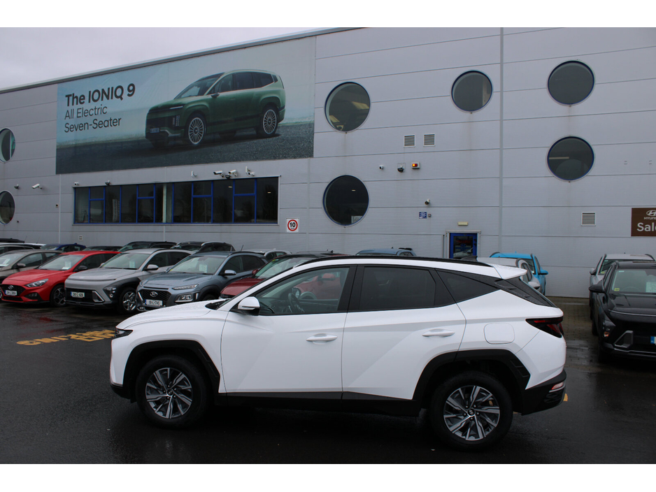 2024 Hyundai Tucson - image 2