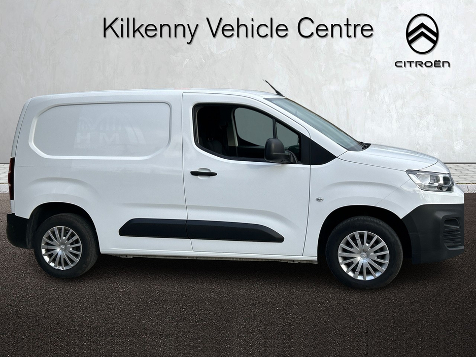 2022 Citroen Berlingo - image 3