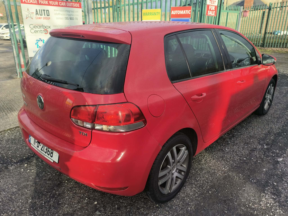 2011 Volkswagen Golf - image 7