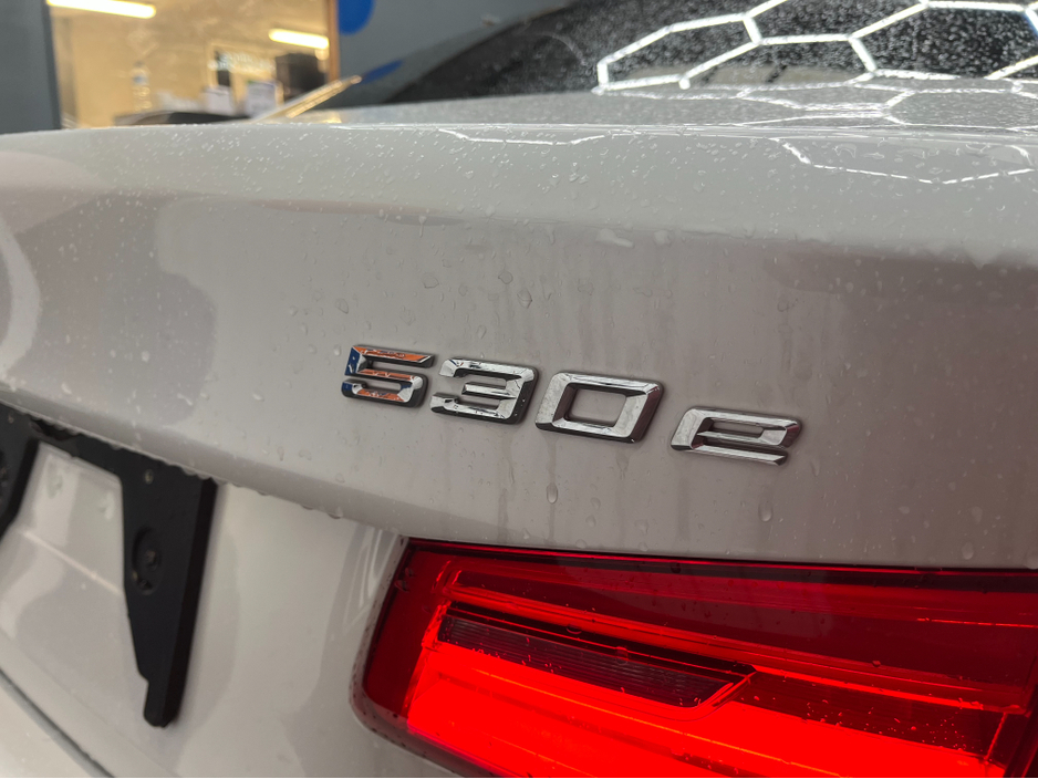 2017 BMW 5 Series €22950 2017 BMW 530E LUXURY IPERFORMANCE 2.0 AUTOMATIC / CRUISE CONTROL / 360° CAMERA / ELECTRIC MEMORY & HEATED SEATS / HEATED REAR SEATS / AMBIENT LIGHTS €22,950