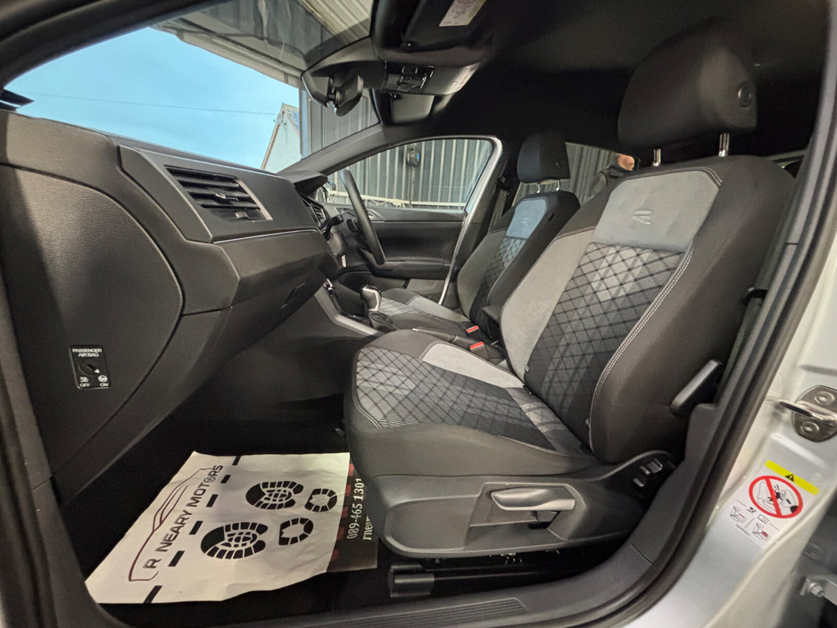 2025 Volkswagen Polo POLO R-LINE 1.0 TSI 95HP D7F €29,950