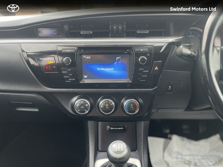 2016 Toyota Corolla - image 9