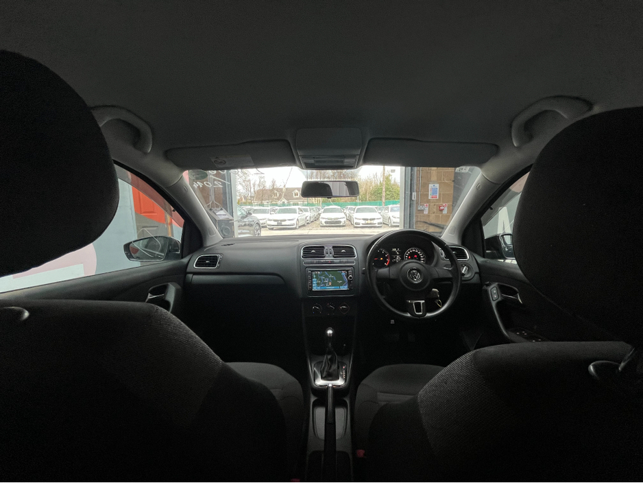 2014 Volkswagen Polo - image 12