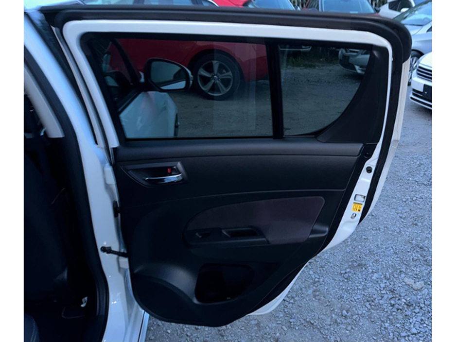 2014 Suzuki Swift - image 13