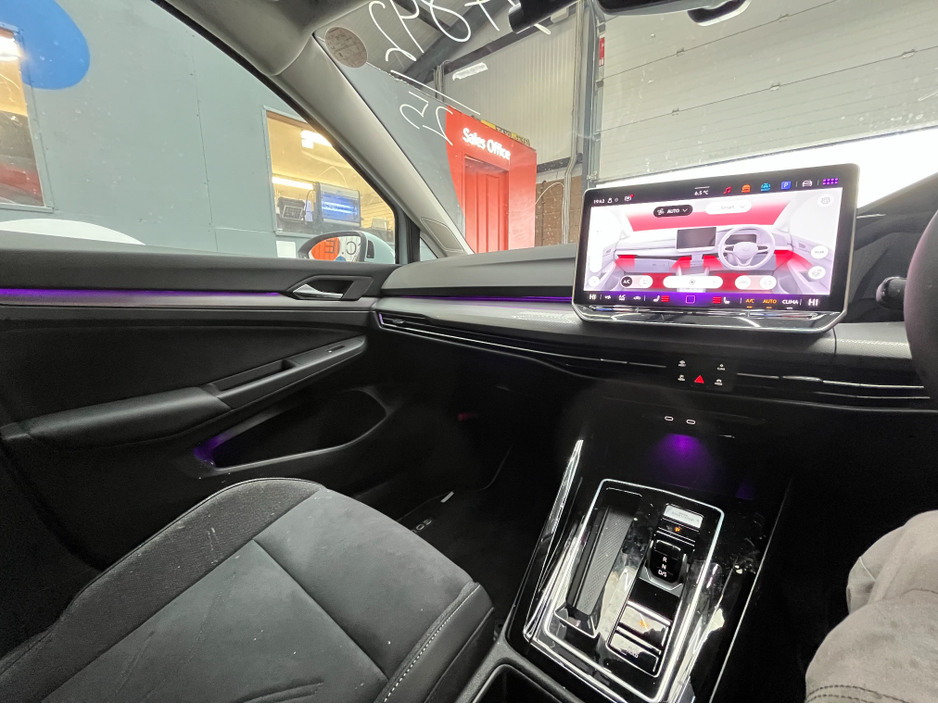 2025 Volkswagen Golf 2025 VOLKSWAGEN GOLF 5D 2.0 AUTOMATIC / CRUISE CONTROL / REVERSE CAMERA / HEATED SEATS / PADDLE SHIFTERS / APPLE CARPLAY / AMBIENT LIGHTS