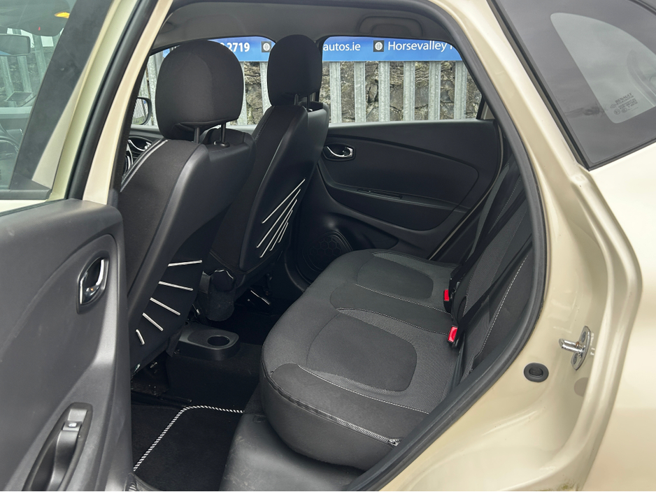 2015 Renault Captur - image 11