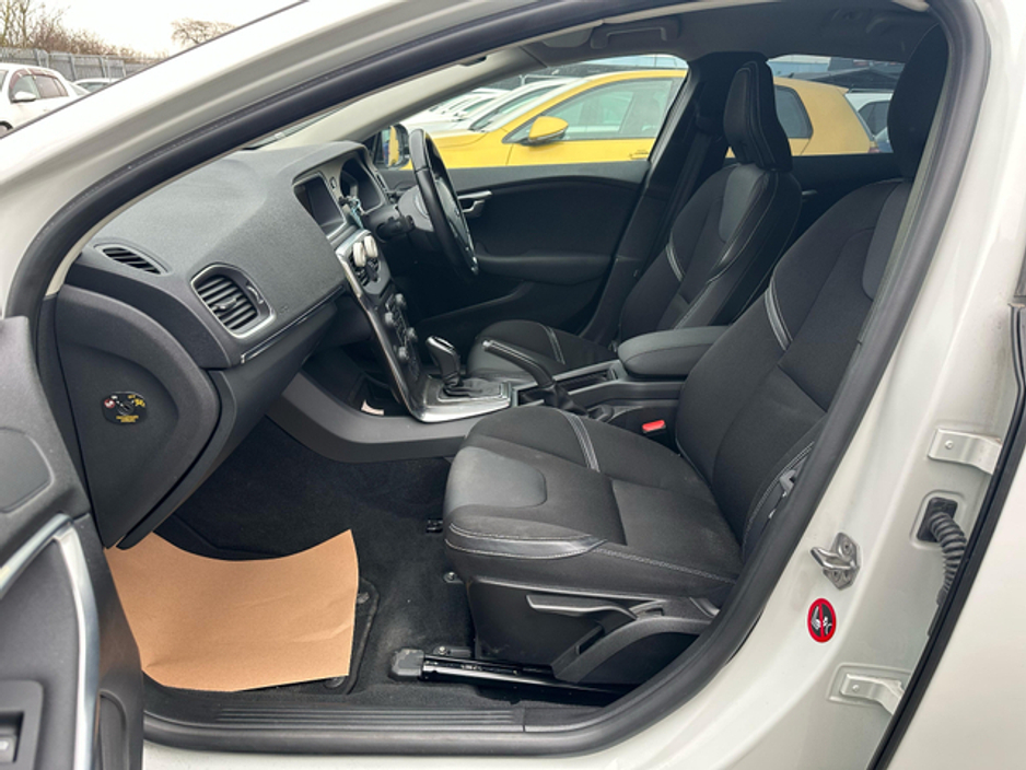 2014 Volvo V40 T4 1.6L Petrol Automatic (8529) €10,995