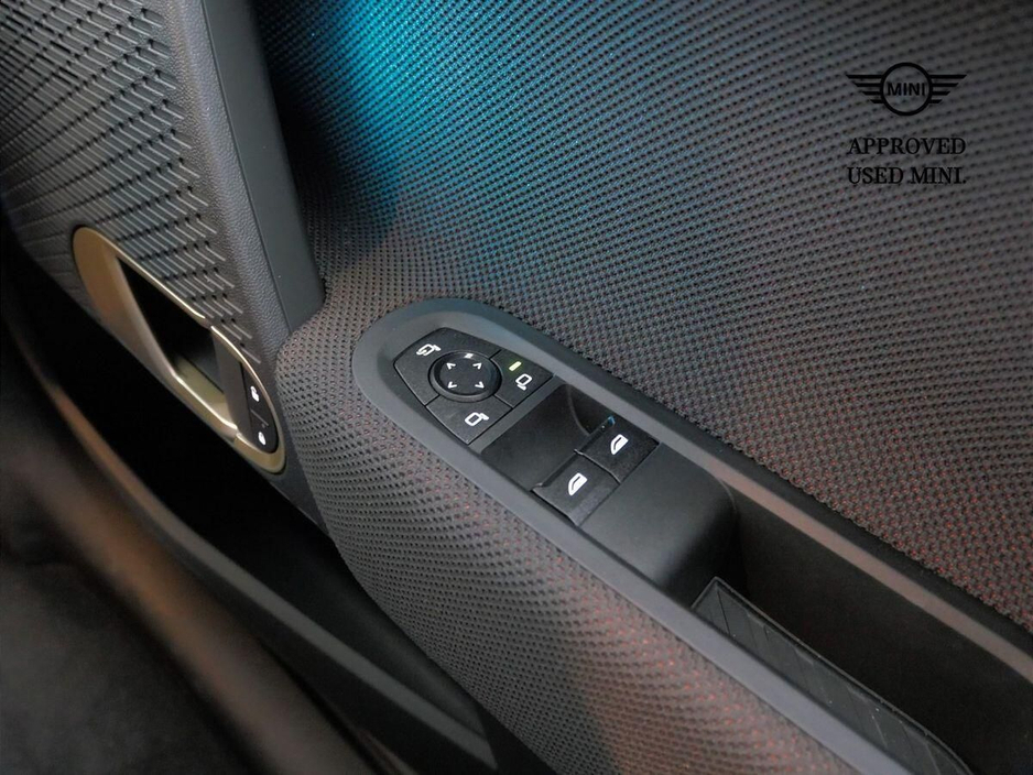 2025 MINI Hatch Cooper E €38,900