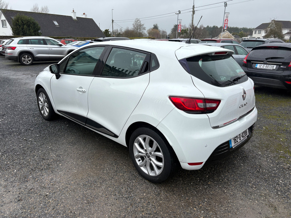 2016 Renault Clio - image 5