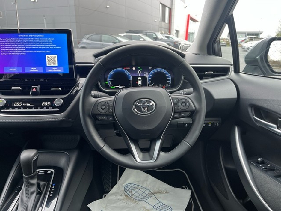 2025 Toyota Corolla COROLLA SALOON LUNA €31,950