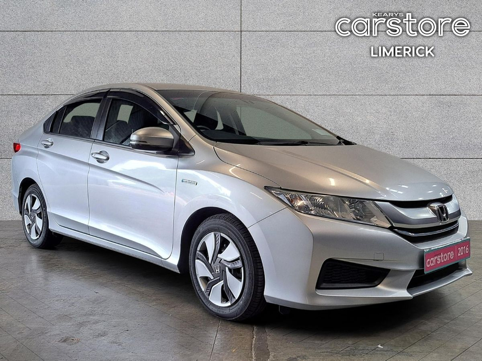 2016 Honda Grace DAA-GM4 4 DR AUTO €14,990