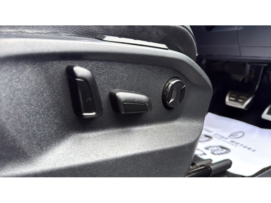 2018 Volkswagen Tiguan - image 13