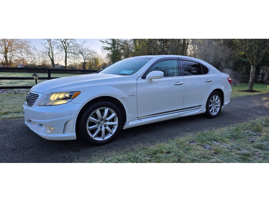 2009 Lexus LS 600 H - image 5