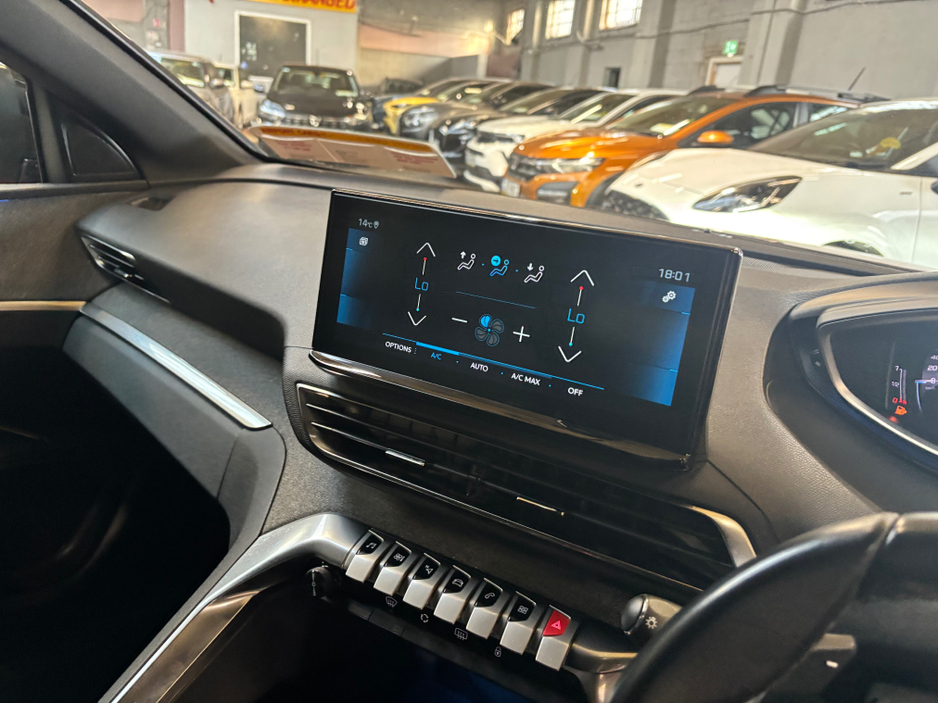 2023 Peugeot 3008 - image 7