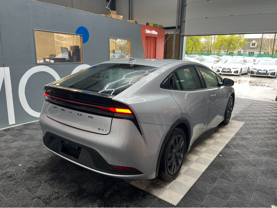 2025 Toyota Prius - image 2