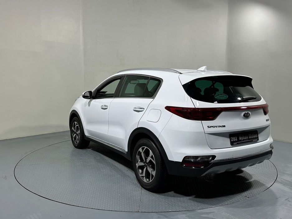 2020 Kia Sportage - image 5