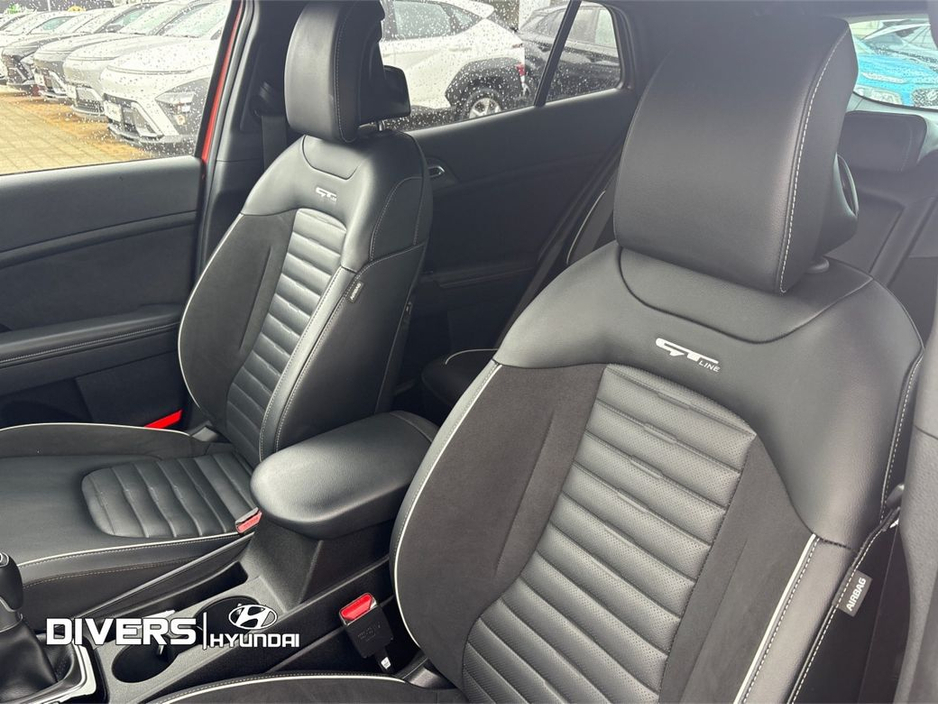 2022 Kia Sportage - image 18