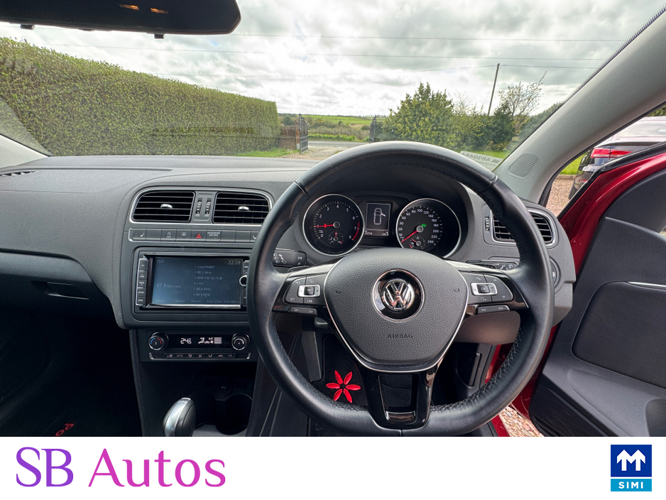 2017 Volkswagen Polo - image 11