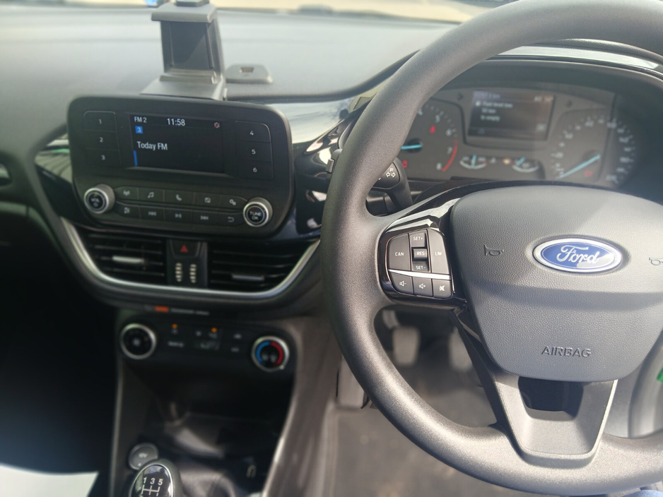 2019 Ford Fiesta - image 20