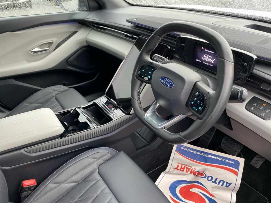 2025 Ford Explorer - image 6