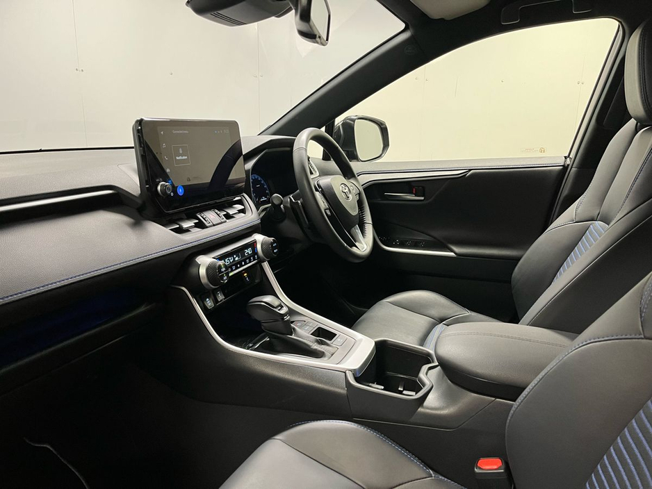 2025 Toyota Rav4 - image 6