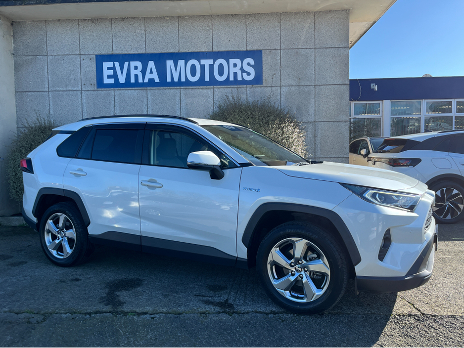 2020 Toyota Rav4 - image 3