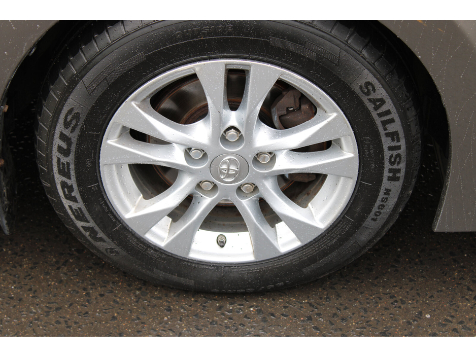 2017 Toyota Corolla - image 10