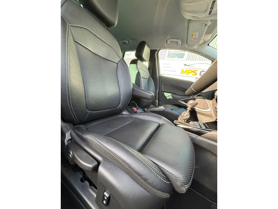 2022 Opel Crossland - image 21