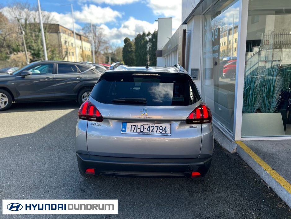 2017 Peugeot 2008 - image 5