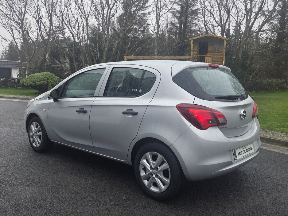 2018 Opel Corsa - image 5