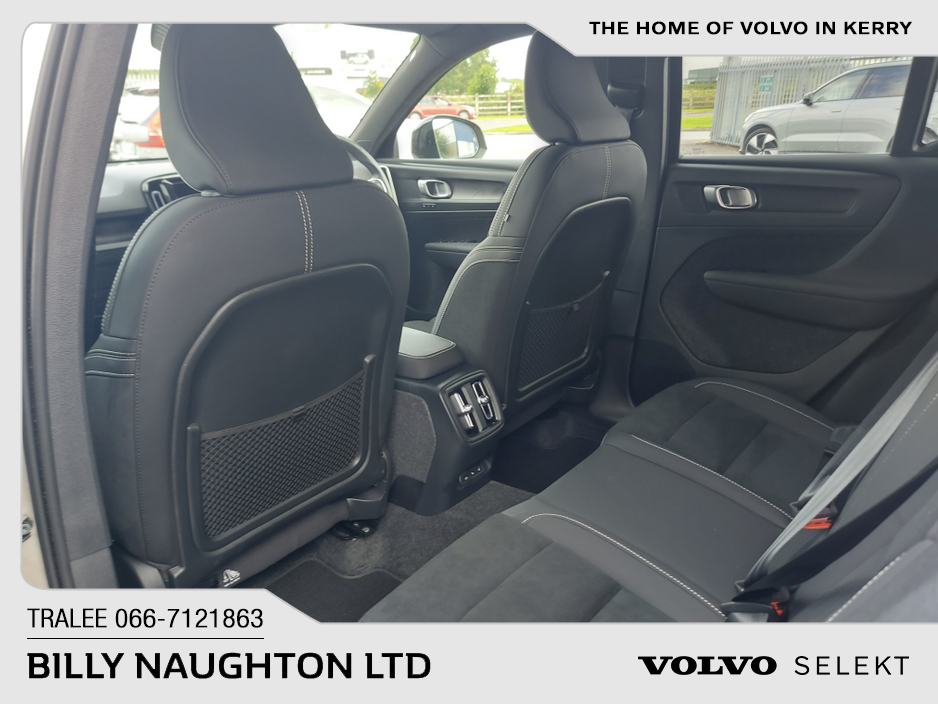 2024 Volvo XC40 - image 17