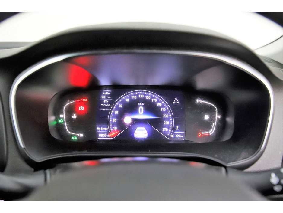 2021 Renault Megane - image 18