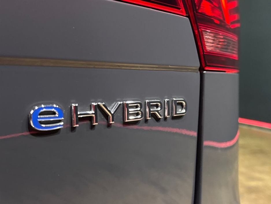 2022 Volkswagen Tiguan HYBRID AUTOMATIC 1.4L TSI PHEV - PARKING SENSORS - CRUISE CONTROL - A/C HEATING CONTROLS €29,950