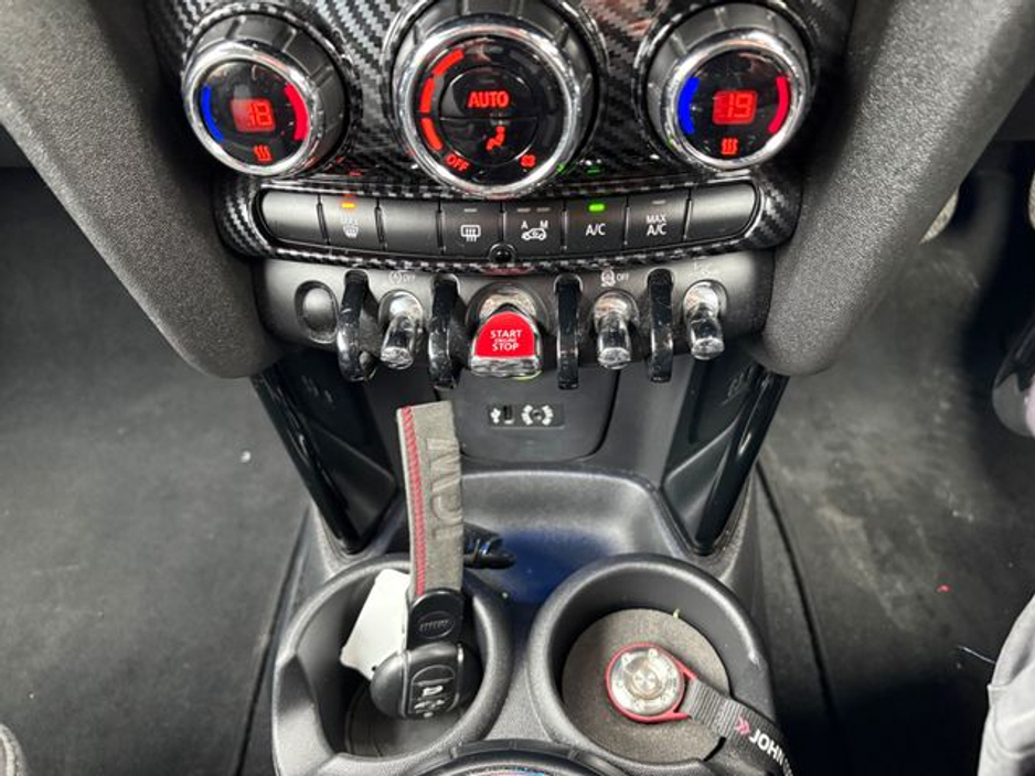 2015 MINI Hatch 2.0 S - MASSIVE SERVICE HISTORY €14,950