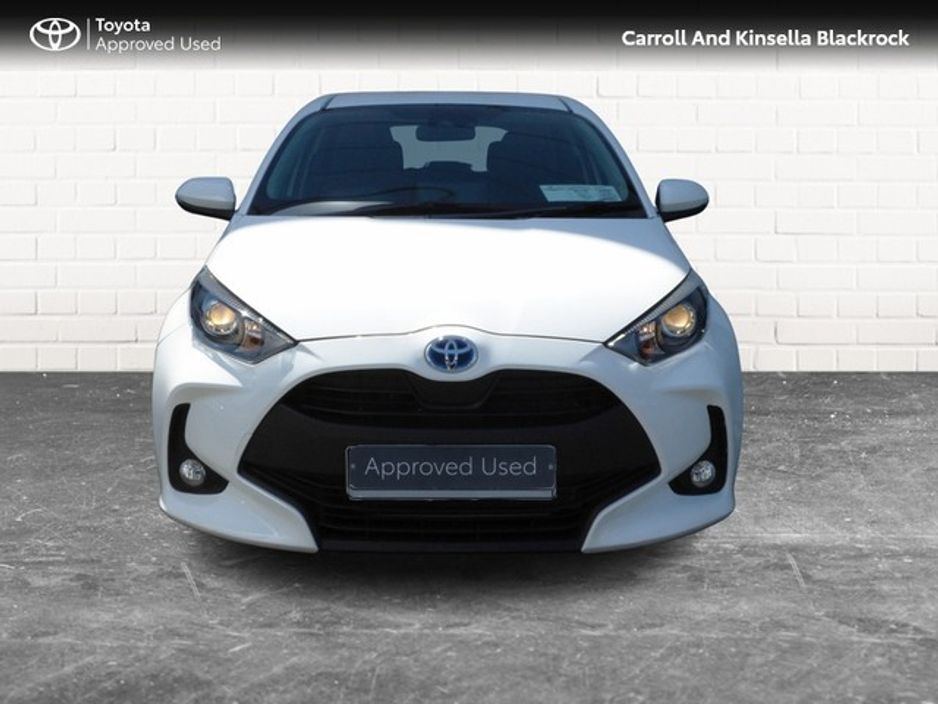 2024 Toyota Yaris - image 5