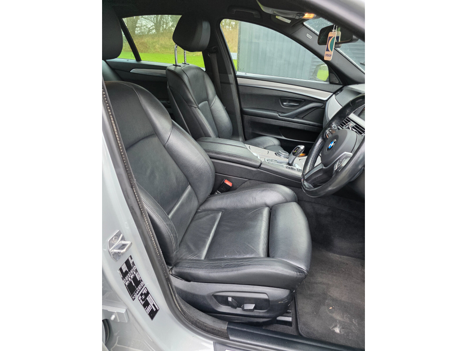 2017 BMW 5 Series - image 11