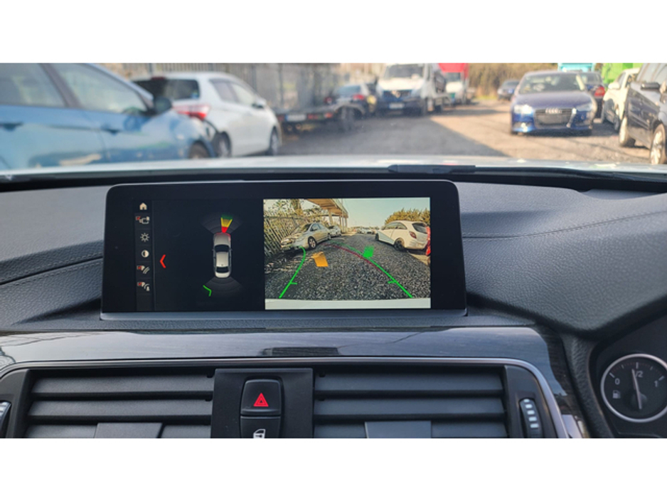 2018 BMW 3 Series - image 17