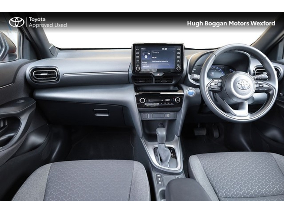 2023 Toyota Yaris Cross SPORT HYBRID, NICE LOW MILEAGE! €27,995