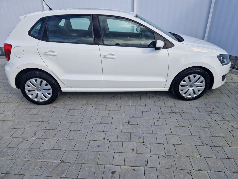2013 Volkswagen Polo - image 11